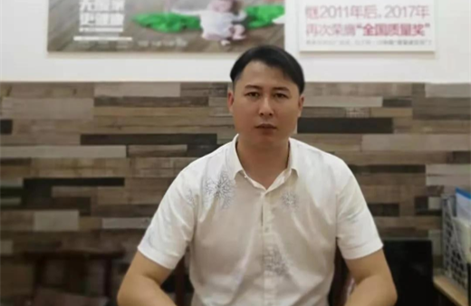 “世”在人為 | 世友地板桂林經(jīng)銷商何少兵：持之以恒，堅(jiān)持不懈地做好每一件事才是真正的成功