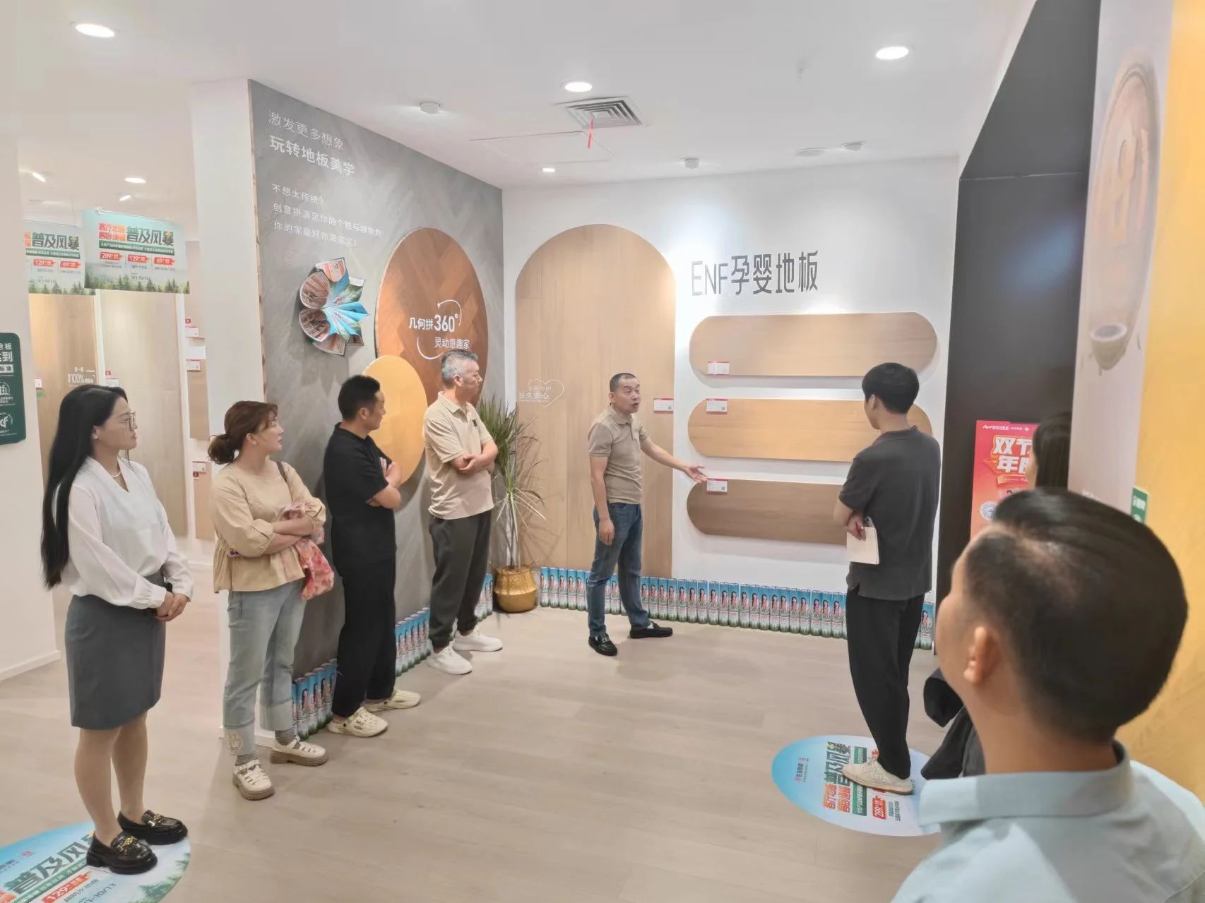 82萬超強(qiáng)大單！世友客廳地板客臥通鋪普及風(fēng)暴火力全開！