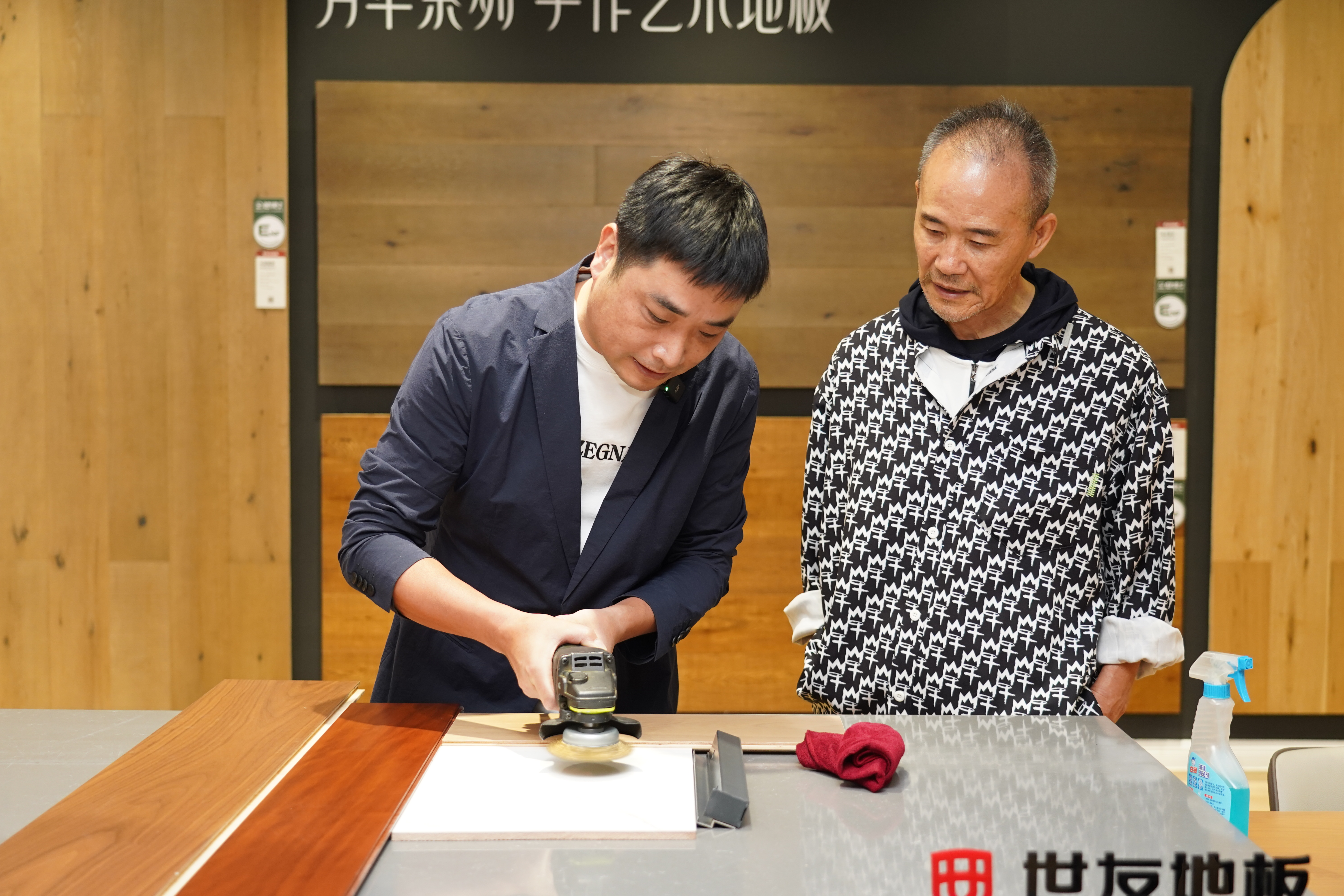 共建綠色生態(tài) 共鑒超級品質(zhì)，綠色品質(zhì)大使王石高度評價世友客臥通鋪地板